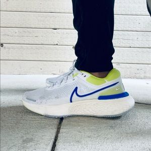 Nike zoomx invincible run flyknit running shoes